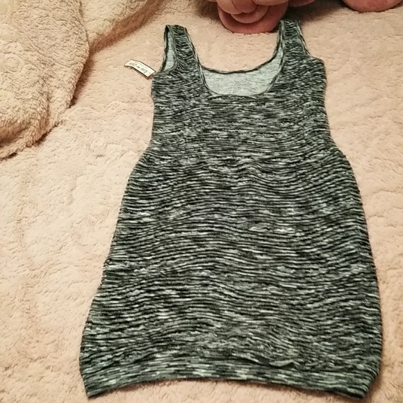 Love & Charmđź–¤Seamless Textured Bodycon Dress - Picture 5 of 10